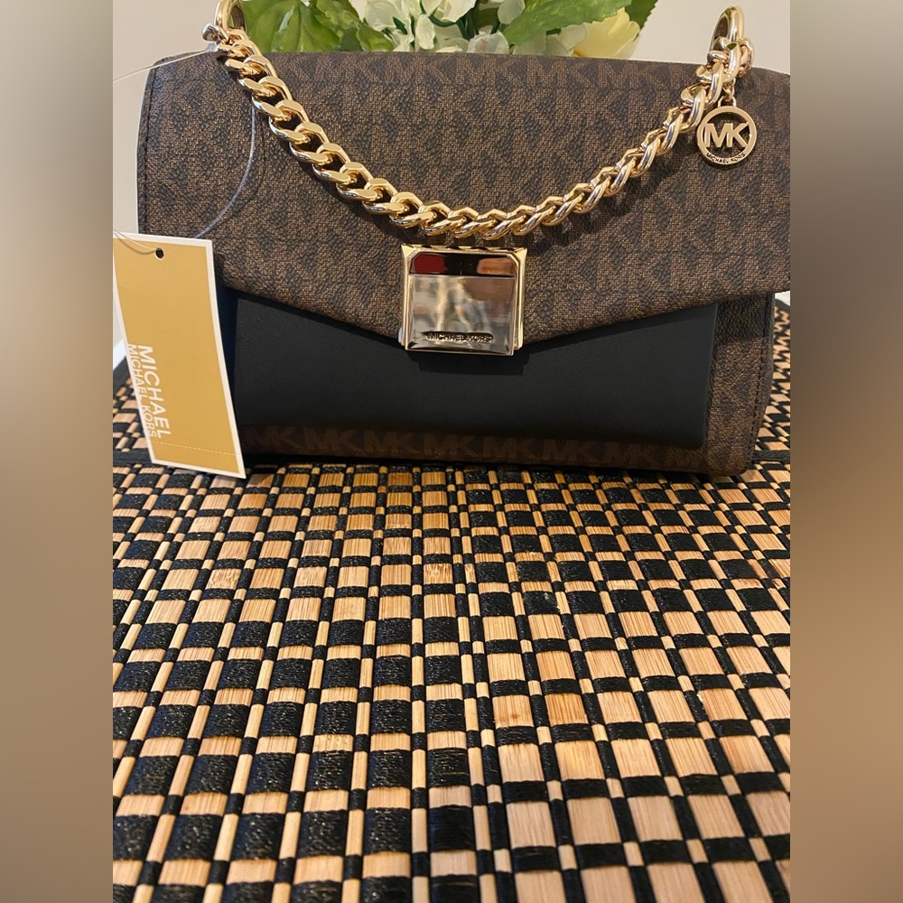 Body cross bag.